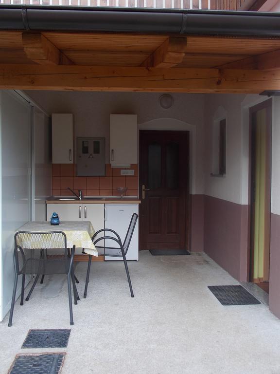 Apartment And Room Natasa Kobarid Camera foto